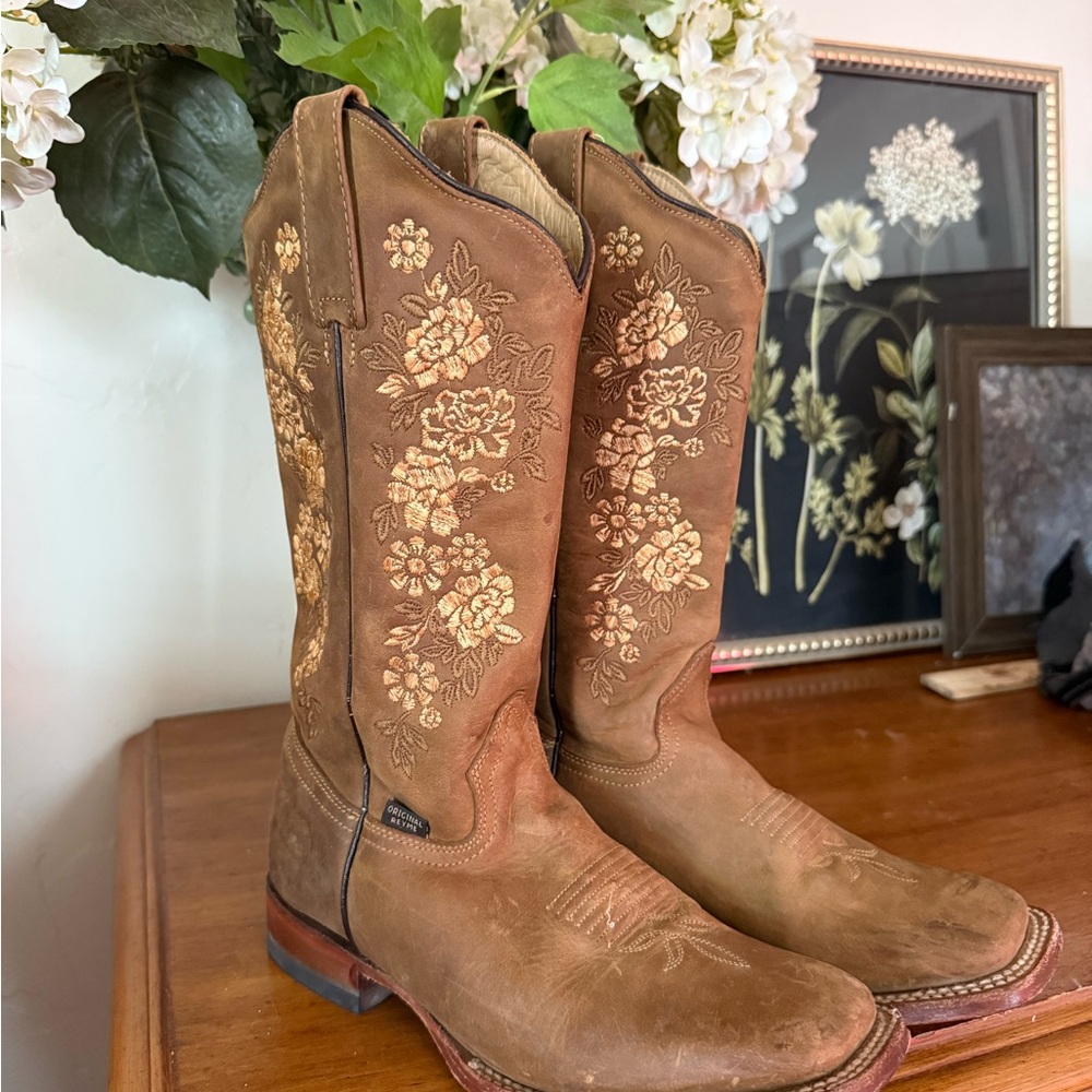Embroidered Brown Cowboy Boots